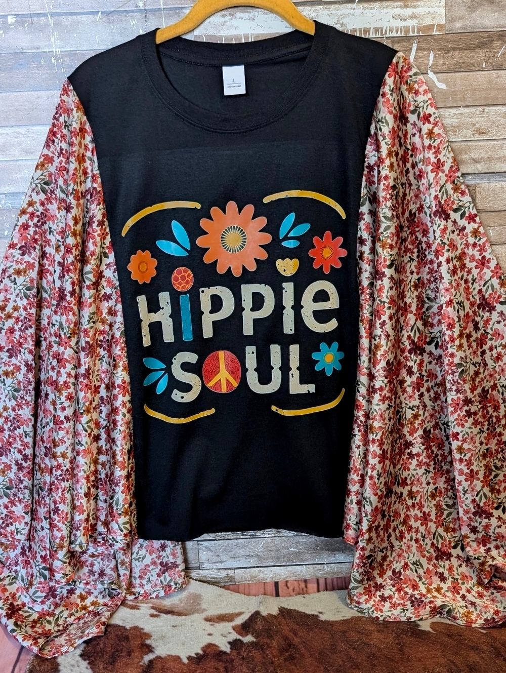 NWT Handcrafted Hippie Soul Graphic With Boho Bat Winged Sleeves Top